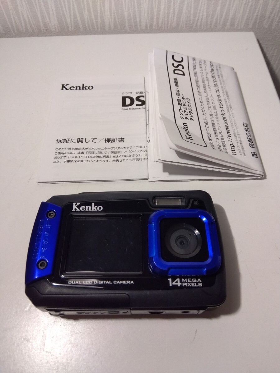 【F072】【稼働品】 Kenko DSC PRO 14 14MEGA PIXELS ケンコー 防塵 防水 耐衝撃 デュアルモニター デジタルカメラ_画像1