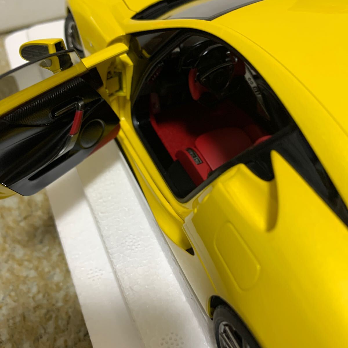 AUTOart 1/18 レクサス LFA （パール・イエロー） 78854 オートアート の画像5