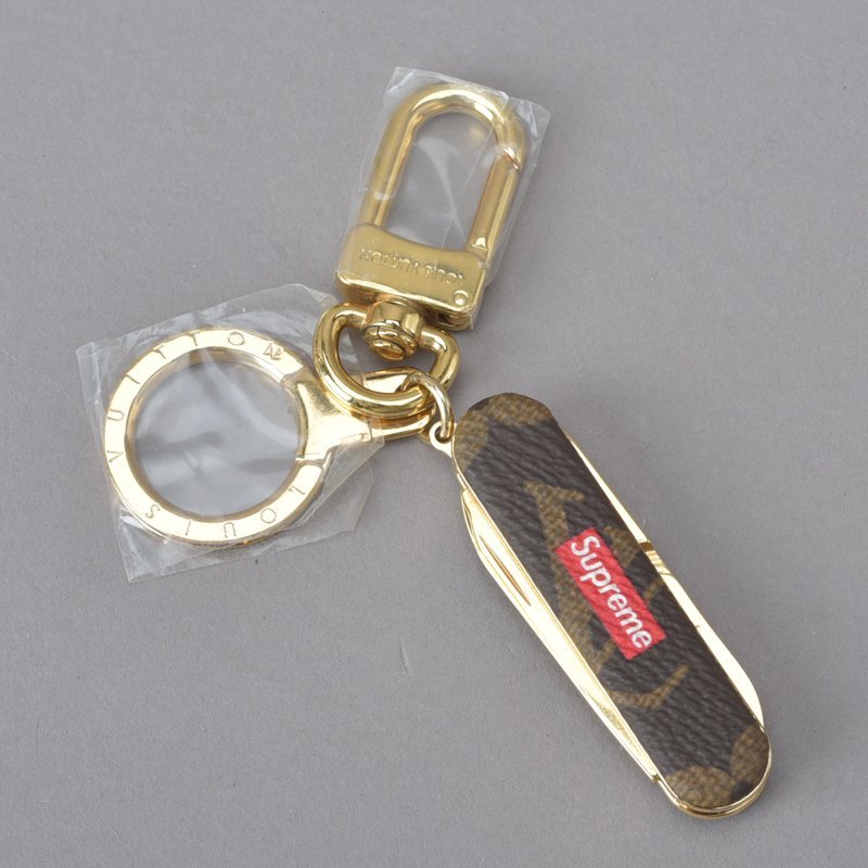  new goods limited goods Louis Vuitton Supreme collaboration monogram pocket knife bag charm key holder MP2071 SUPREME Me.k/d.h