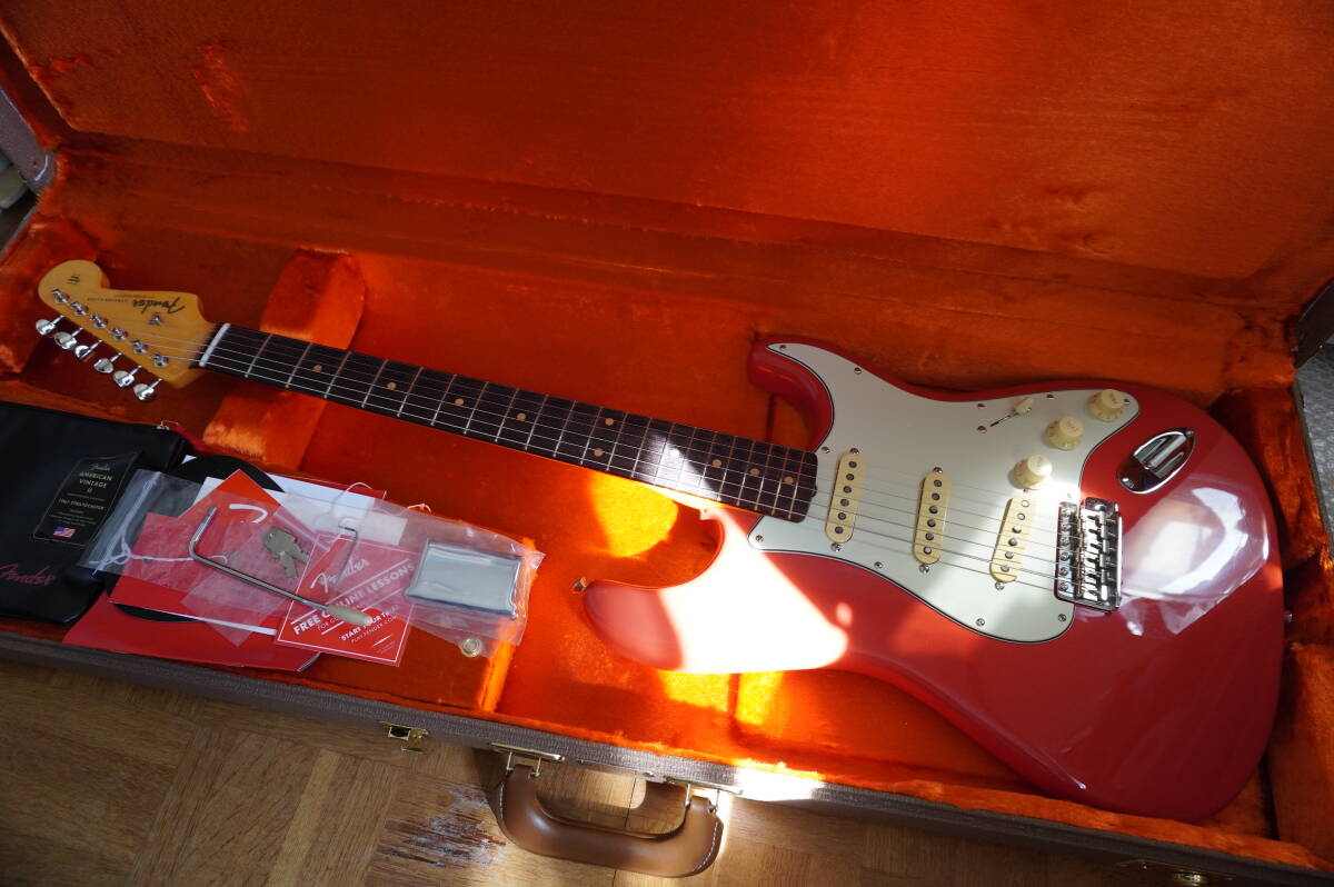 クロネコヤマト着払い(定形外郵便0円ではなく) Fender American Vintage ⅱ 1961 Stratocaster Fiesta Red フィエスタレッド_画像2