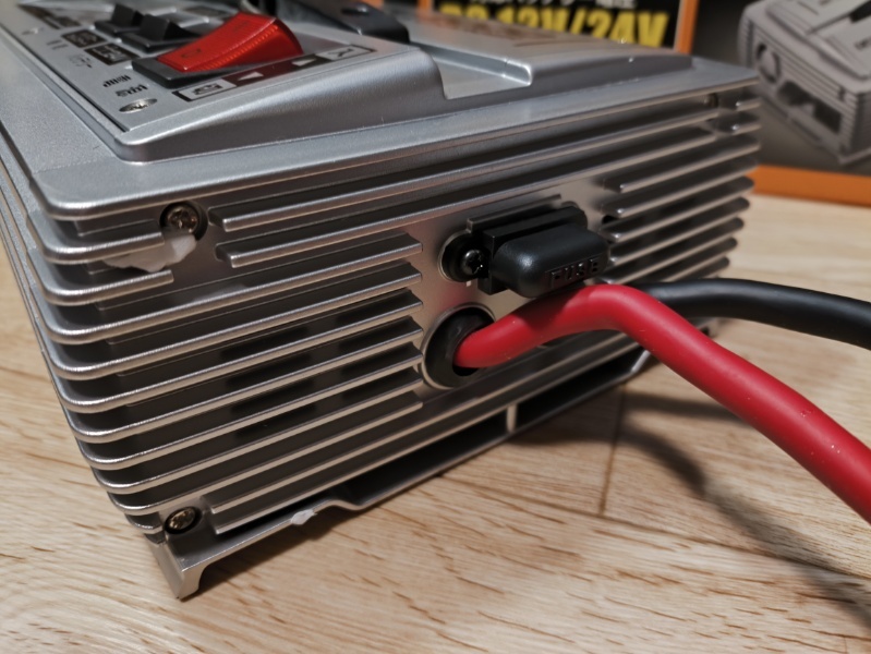 美品 セルスター CV-2000 全自動 バッテリー充電器 CELLSTAR 美品 セルスター CV-2000 全自動 バッテリー充電器 CELLSTAR