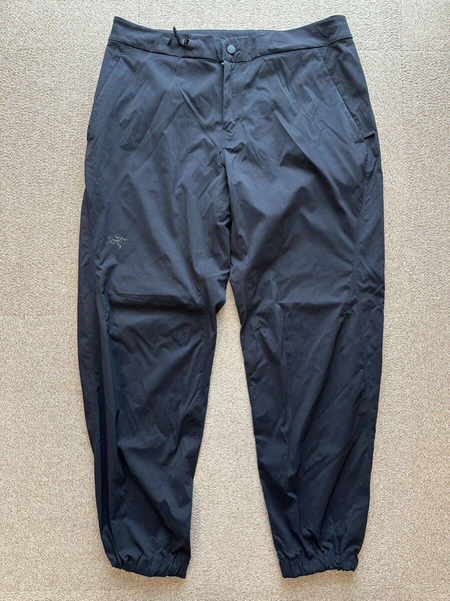 一回使用のみ　ARC'TERYX / 軽量・Acrople Jogger / black / 34 Waist - Regular アークテリクス アクロープル ジョガーパンツ　黒 _画像1