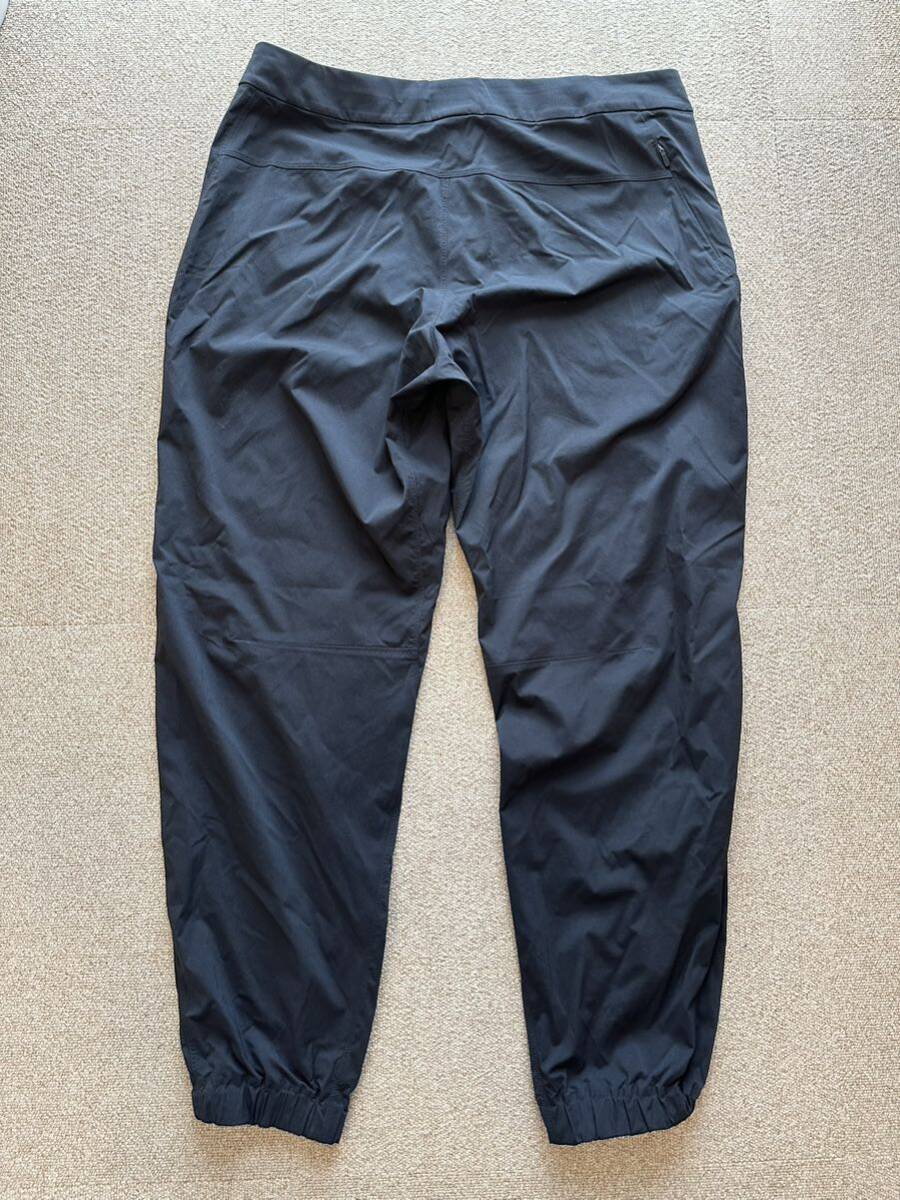 一回使用のみ　ARC'TERYX / 軽量・Acrople Jogger / black / 34 Waist - Regular アークテリクス アクロープル ジョガーパンツ　黒 _画像4