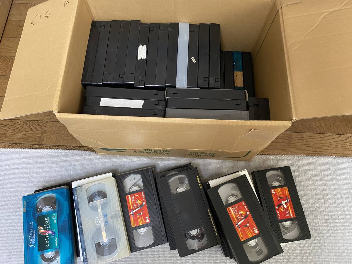 使用済みビデオテープ 1990年代後半から2000年代後半くらいまで使用した中の70本 VHSテープの画像1