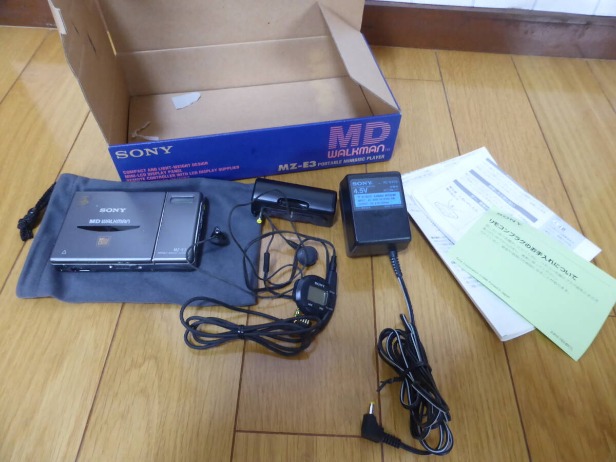 SONY* Sony MD WALKMAN Walkman MZ-E3 portable Mini disk player box attaching Junk *