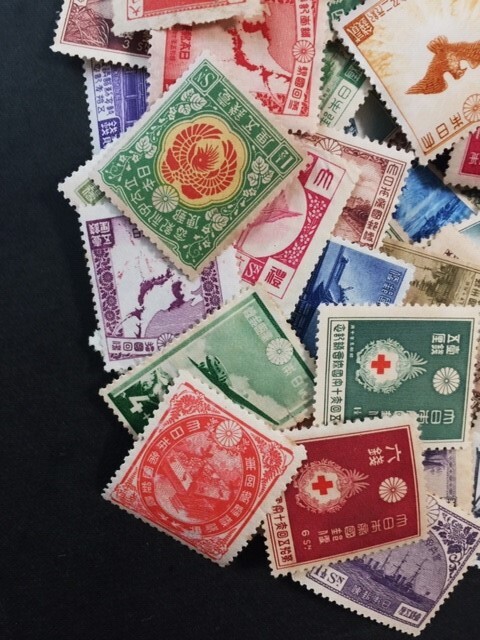 戦前記念切手　未使用ロット　100枚以上　1900年～1944年発行　_画像4