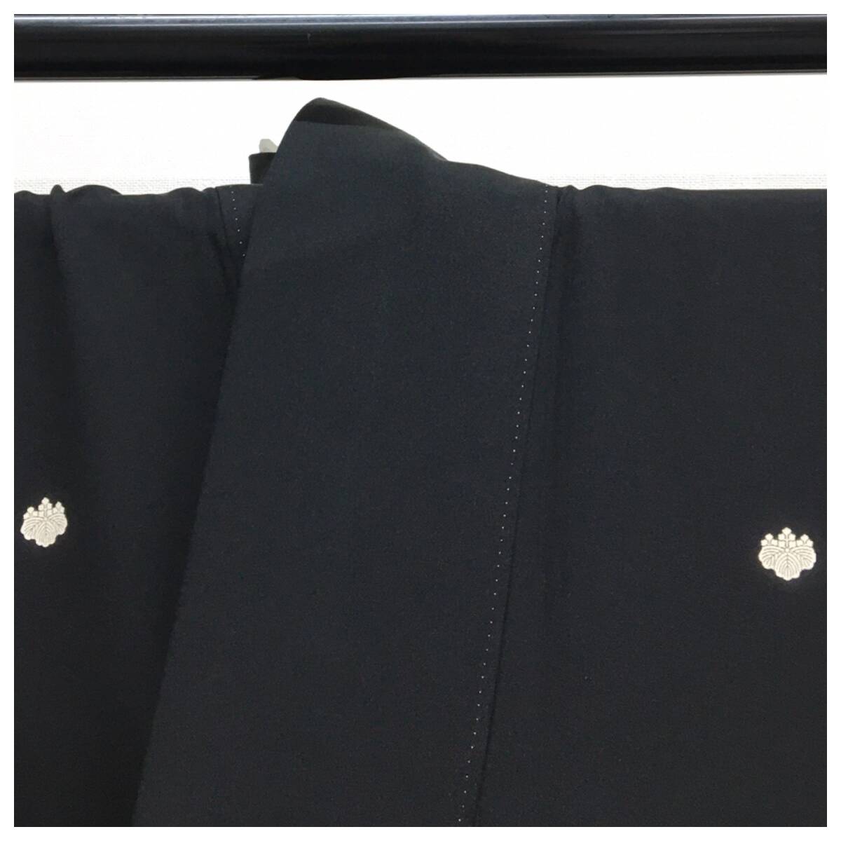 正絹 黒留袖 上質 比翼付き 鶴 刺繍華 身丈158 裄65.5 の画像2