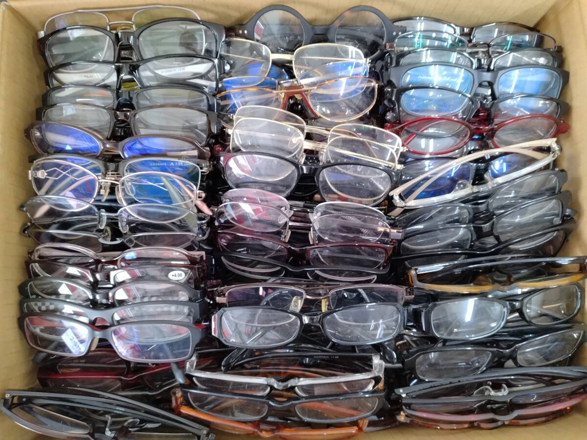 ■老眼鏡 大量 メーカー ブランド 色々 おまとめ 270本以上   ① Cの画像1