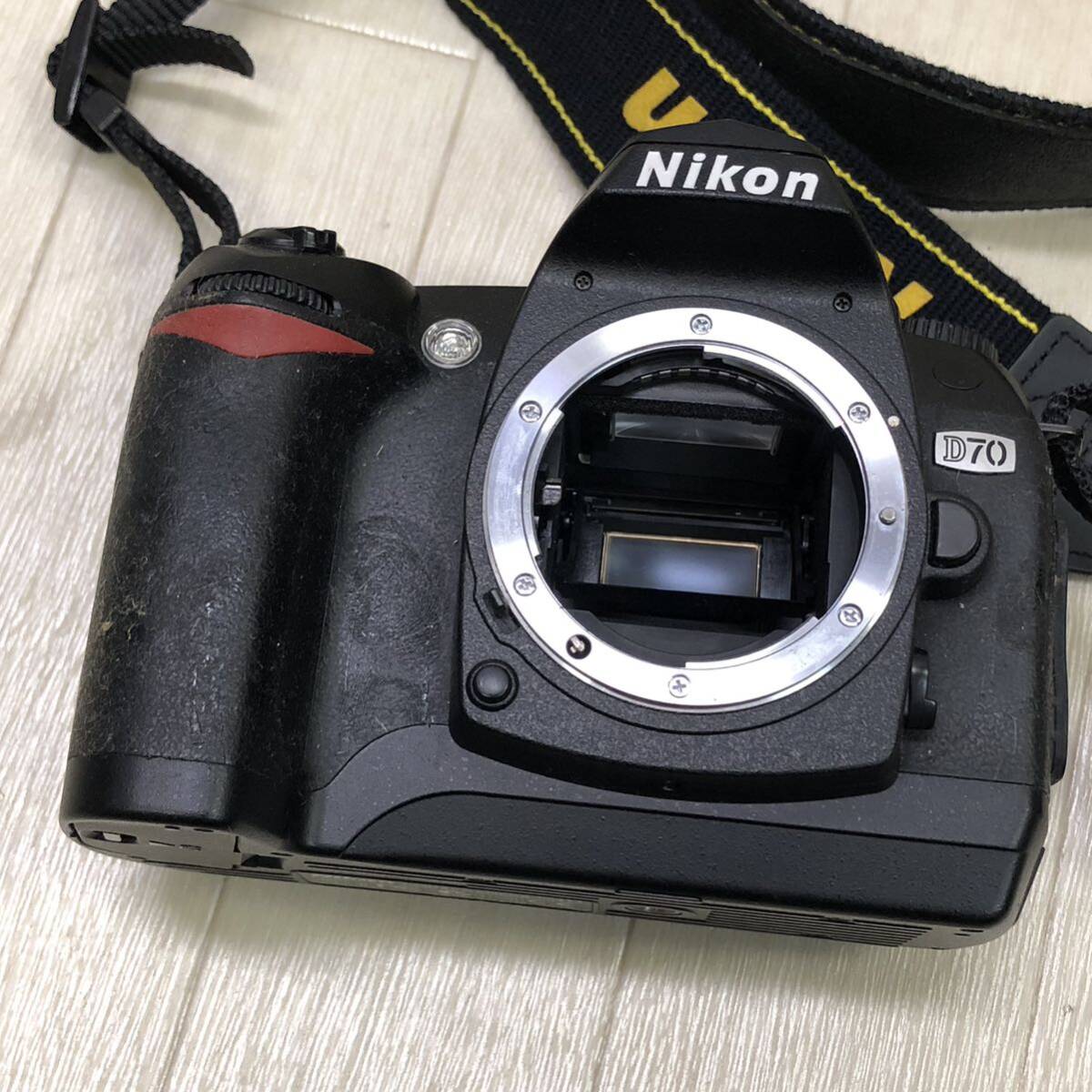 ジャンク 動作未確認 ☆3個セット☆ Nikon D70 ボディ / AF NIKKOR 28-80mm 1:3.3-5.6 レンズ / DX AF-S NIKKOR 18-70mm 1:3.5-4.5G EDの画像2