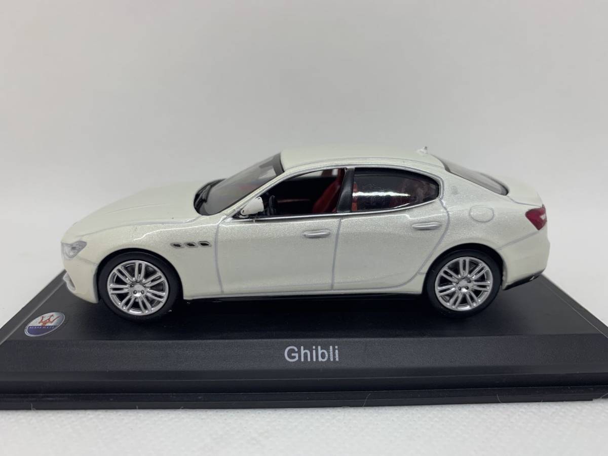 1/43 マセラティ ギブリ Maserati Ghibli ホワイト J04-02-406_画像2