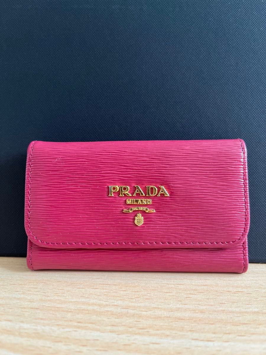 PRADA サフィアーノ キーケース