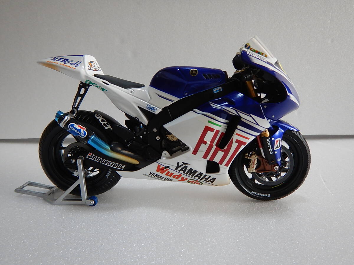 MINICAMPS製 1/12 YAMAHA YZR-M1・Valentino Rossi Fiat Yamaha MINICAMPS製 1/12 YAMAHA YZR-M1・Valentino Rossi Fiat Yamaha