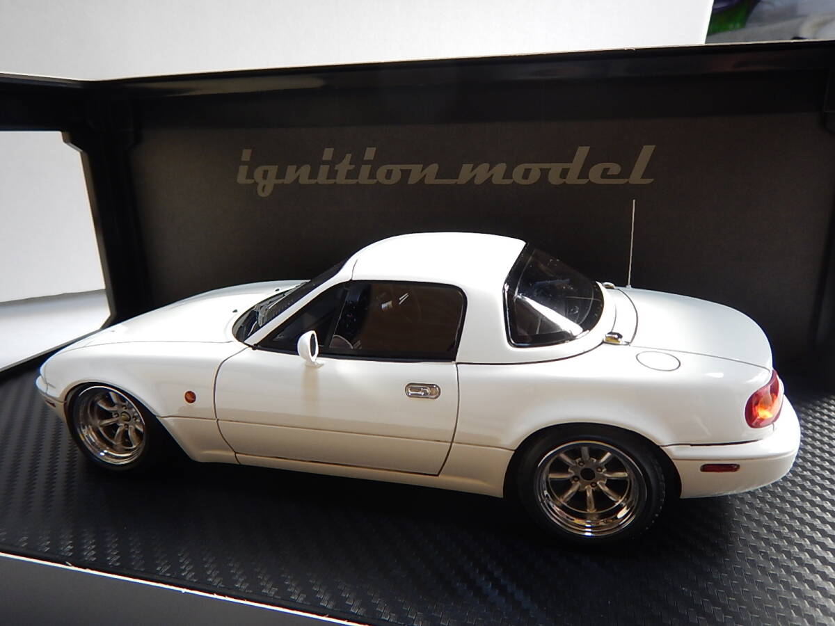 ignition model 1/18 Eunos Roadster （NA） White 0663 ハードトップ仕様の画像3