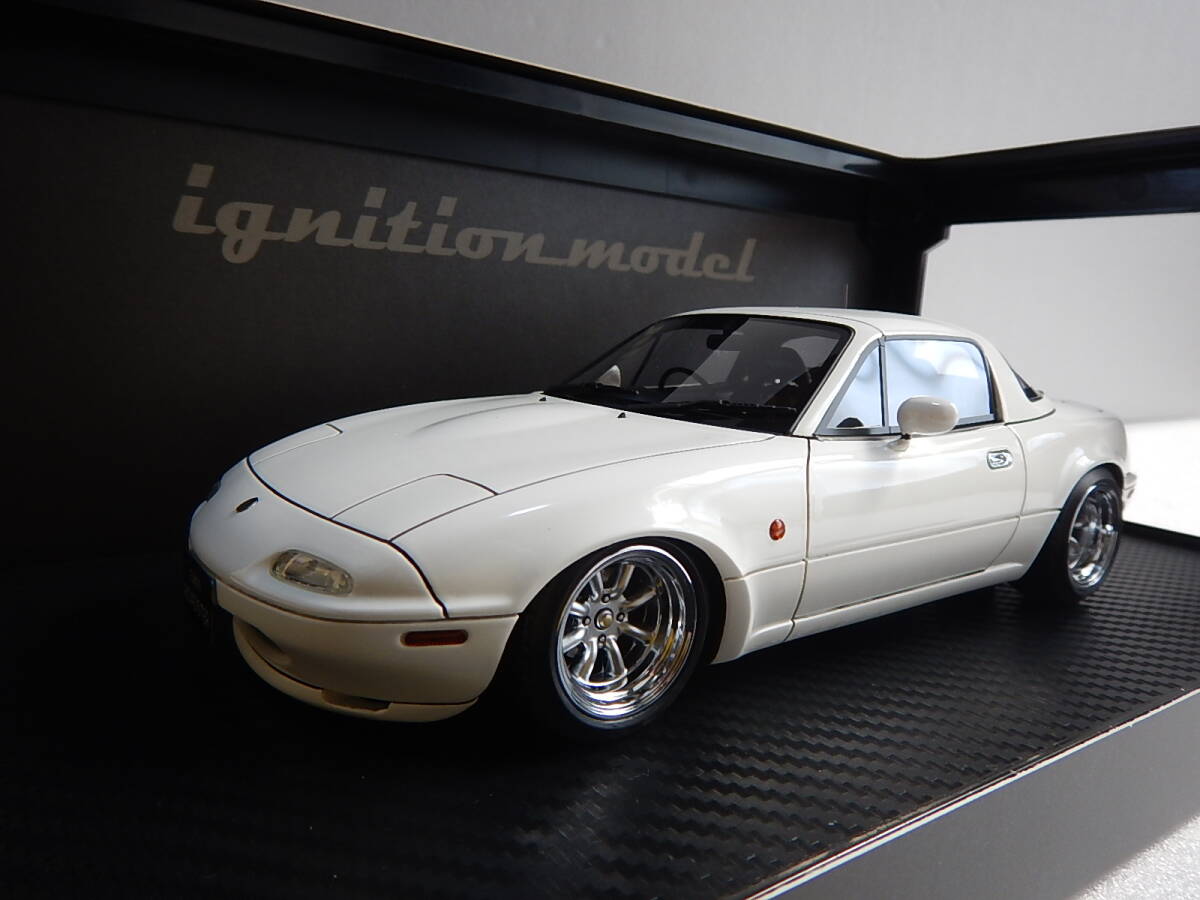 ignition model 1/18 Eunos Roadster （NA） White 0663 ハードトップ仕様の画像6