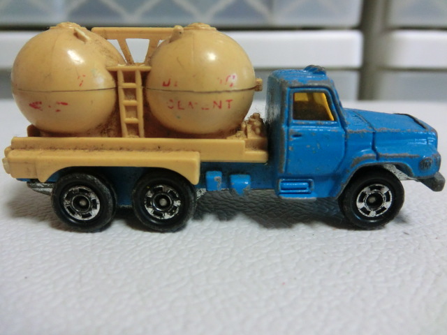 トミカ/TOMICA/ミニカー/NO.16/NISSAN DIESEL/セメント運搬車/特殊車両/レア/当時物/難有り/汚れ有り/コレクションケース出品_画像2