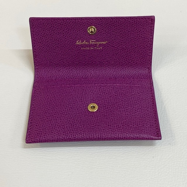 Salvatore Ferragamo サルヴァトーレフェラガモ リボン カードケース 名刺入れ レザー 紫パープル ゴールド金具 イタリア製 刻印の画像3