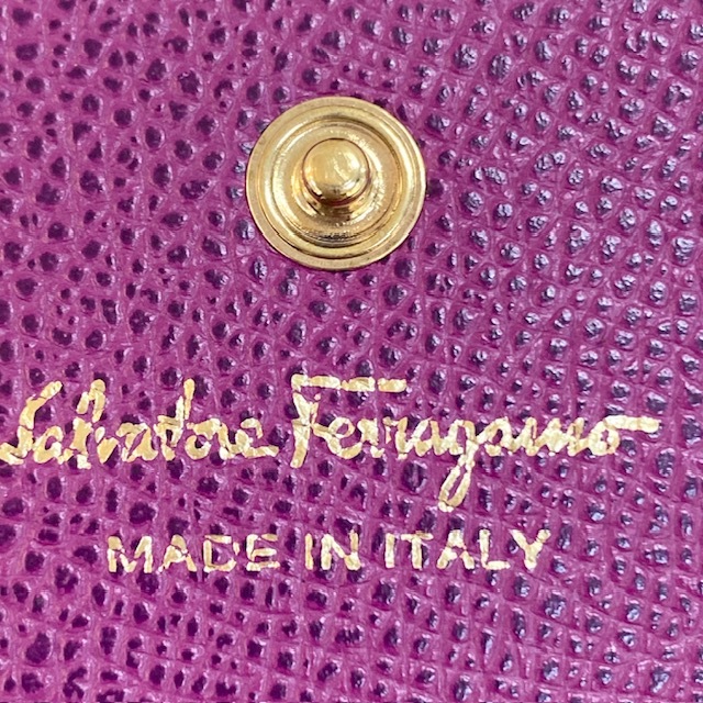 Salvatore Ferragamo サルヴァトーレフェラガモ リボン カードケース 名刺入れ レザー 紫パープル ゴールド金具 イタリア製 刻印の画像5