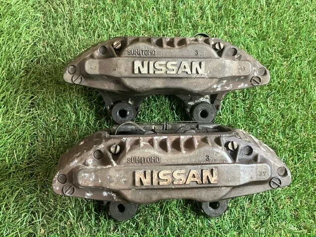 S13 Silvia Nissan front brake calipers 4POT diversion turbo SR20DE 180SX S14 S15 R32 R33 R34 NISSAN GENUINE silvia [600]