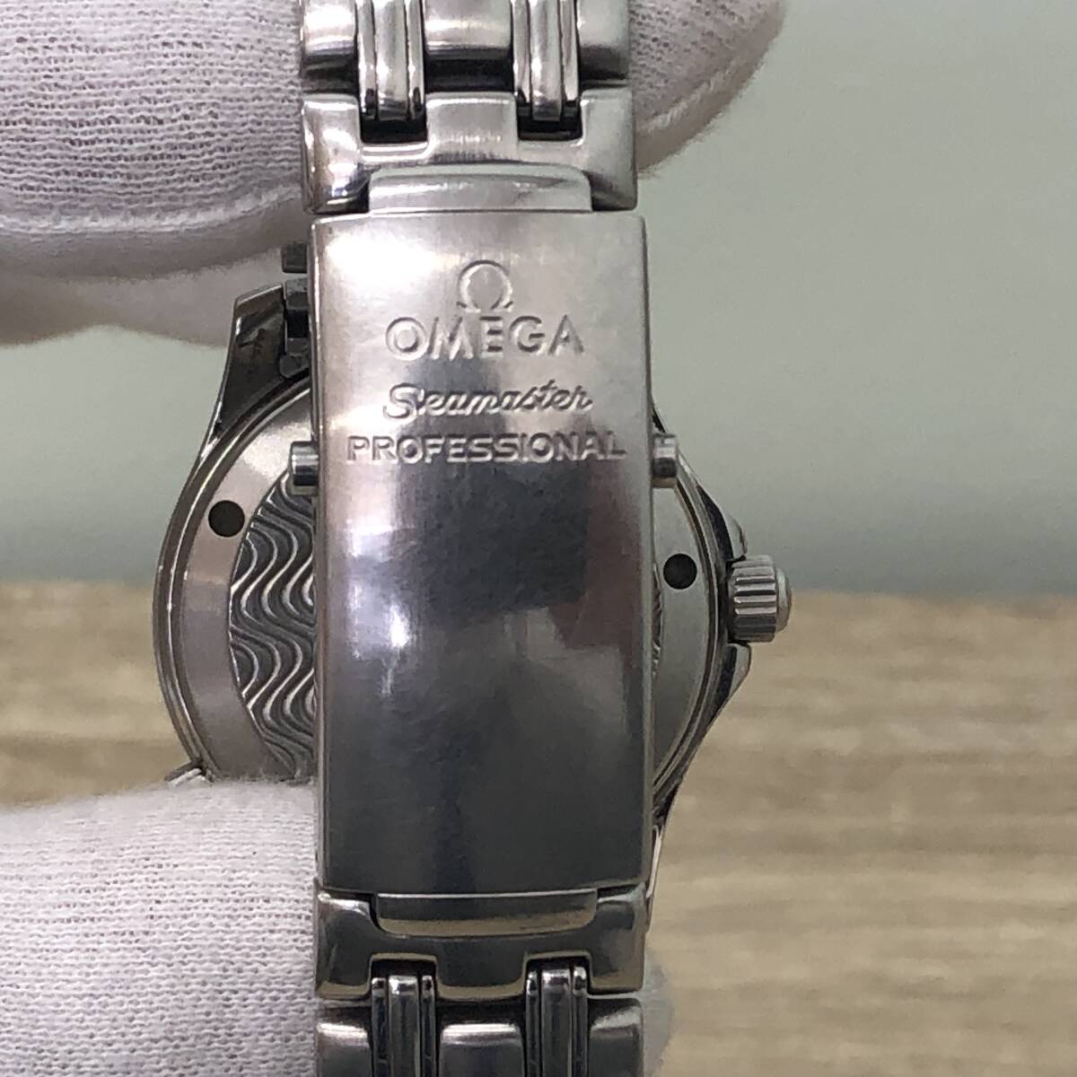 【10000円スタート】OMEGA オメガ SEAMASTER シーマスター PROFESSIONAL プロフェッショナル 腕時計 クオーツ デイト 300M 回転ベゼル_画像9