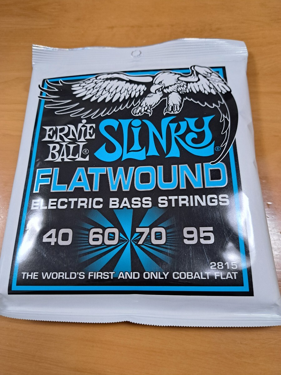 ERNIE BALL　SLINKY ベース弦 フラットワウンド 　新品_画像1