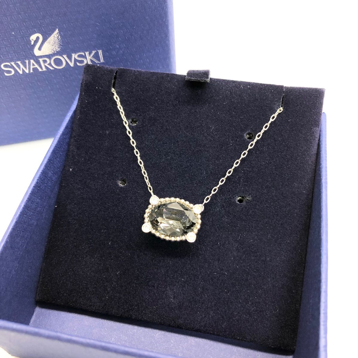 美品】 SWAROVSKI ロゼット ミニ ダーク ネックレス シルバーナイト