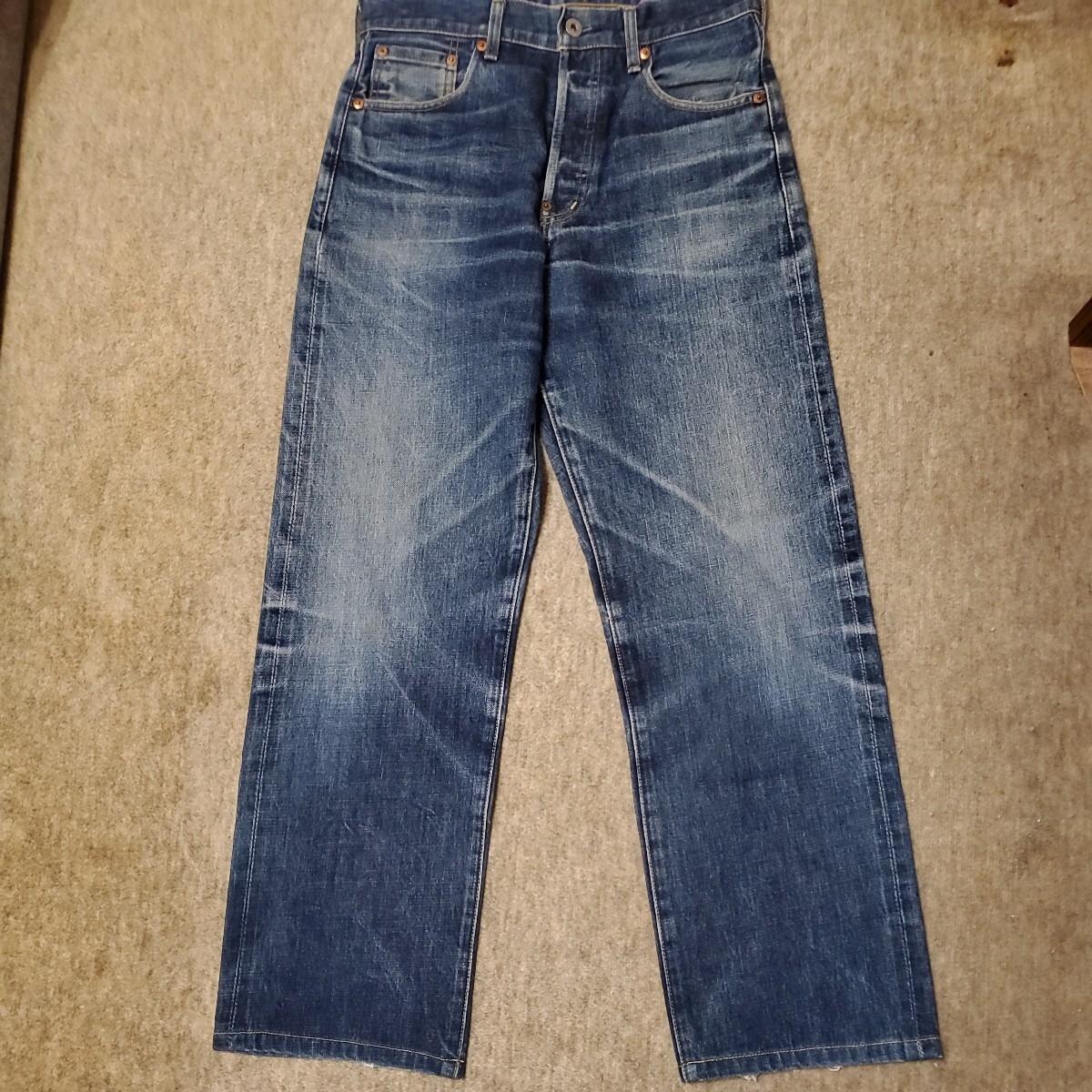 デニムパンツ リーバイス LEVIS 赤耳 ジーンズ デニム W30 レッドライン パンツ USA製 702 Levi's バックルバック_画像2