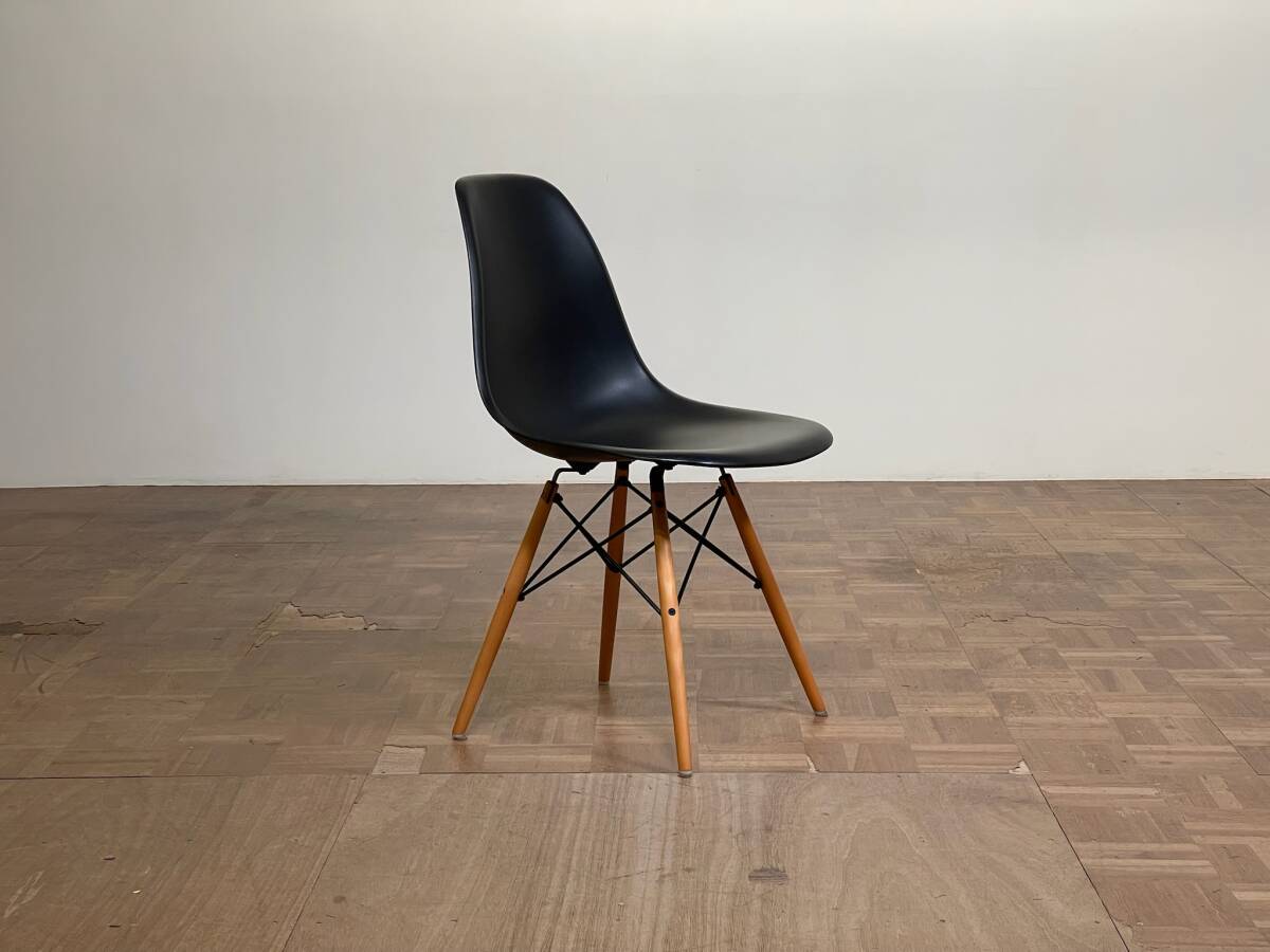 -sd777｜Vitra. Eames Shell Chair｜Herman Miller ヴィトラ イームズ シェル ミッドセンチュリー ダイニングチェア ハーマンミラー 什器