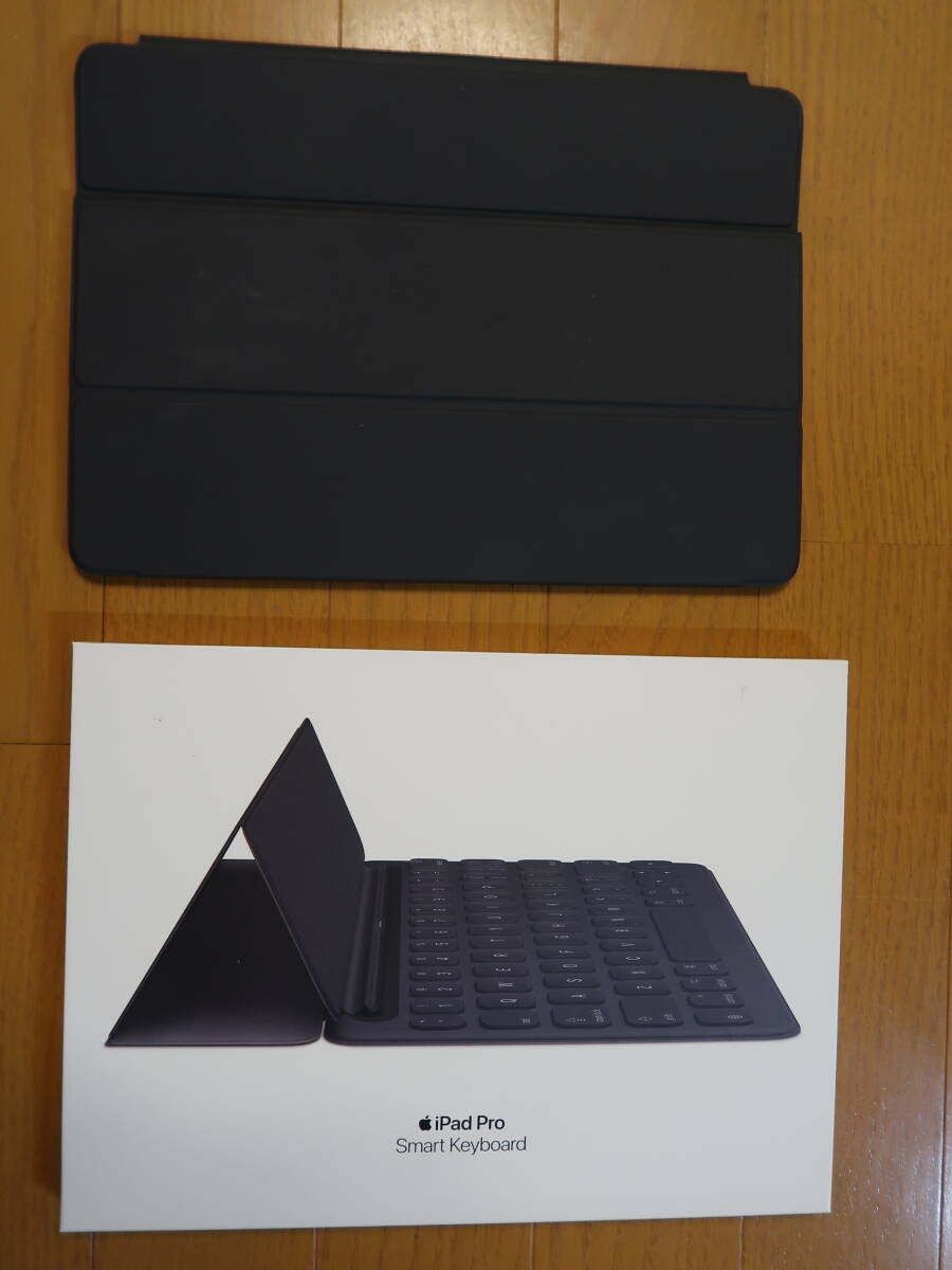 ☆Apple Smart Keyboard 日本語　iPad(第7/8/9世代)・iPad Air(第3世代)・iPad Pro(10.5インチ) A1829 USED　箱付 スマートキーボード☆_画像1