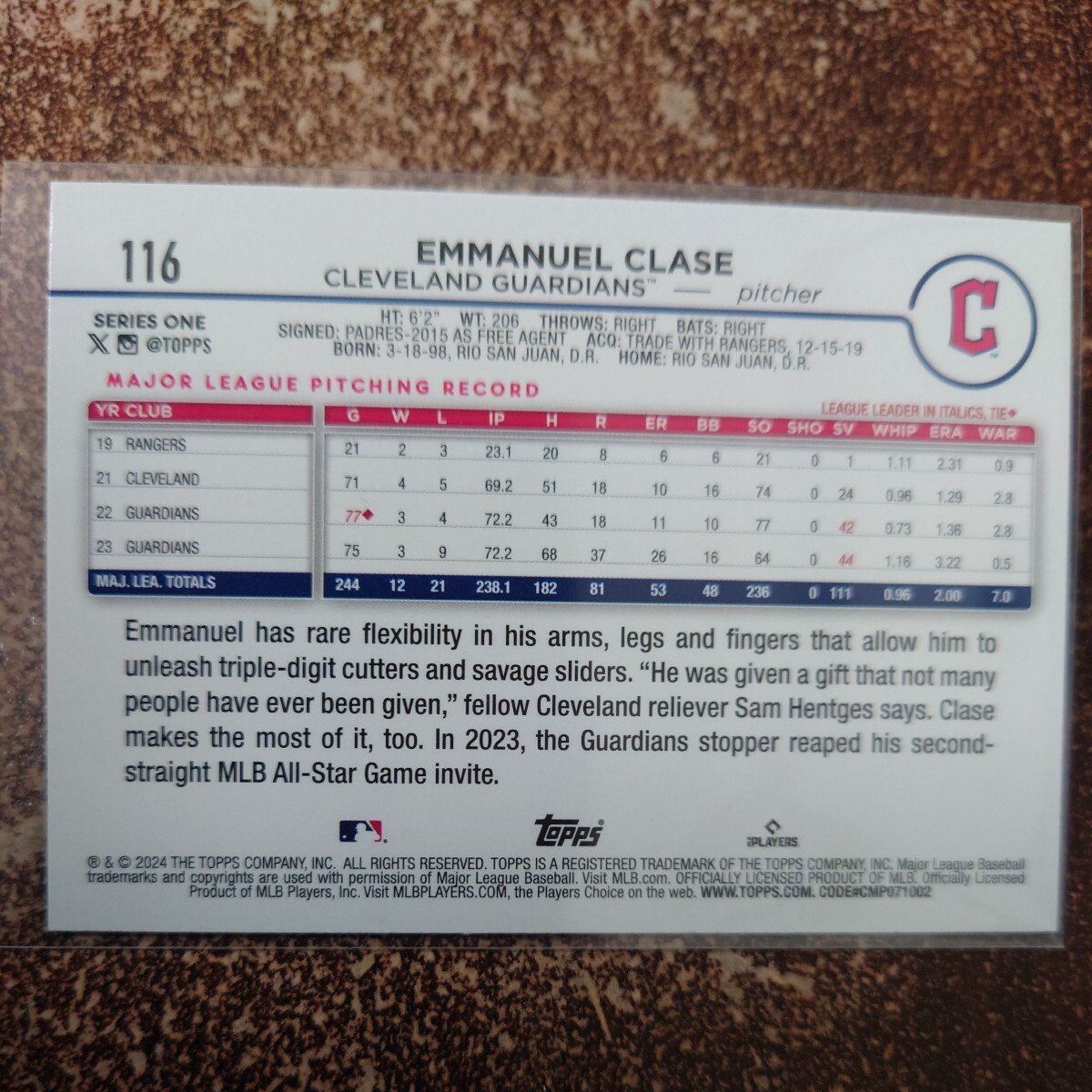 【Gold Foil】MLB 2024 Topps〈EMMANUEL CLASE〉series1 クリーブランド・ガーディアンズ_画像2