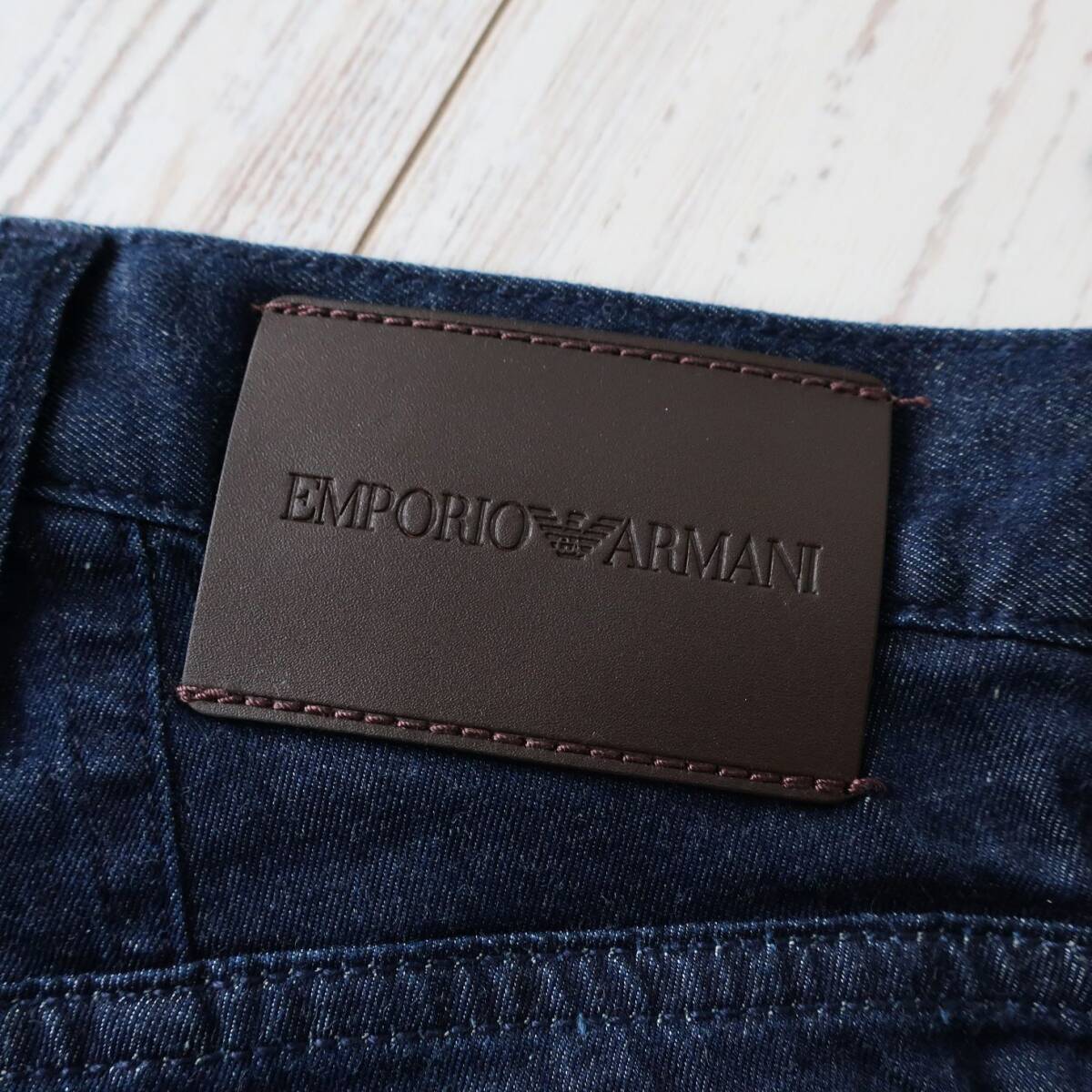 新品 EMPORIO ARMANI 定番 レギュラーフィット J21 ジーンズ 新品 EMPORIO ARMANI 定番 レギュラーフィット J21 ジーンズ