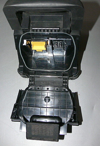 マキタ　充電式 スピーカー MR200B スライドバッテリー 10.8V～18V 本体 中古美品格安(71)　_画像3