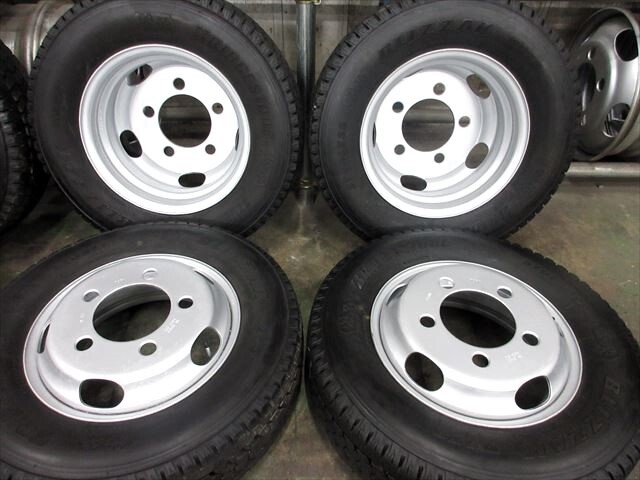 送料無料　スタッドレス　195/75R15　BS　W979　20～21年　いすゞエルフ　TM15×5J　116.5-8TC　5穴　両面再塗装　6本セット_画像2