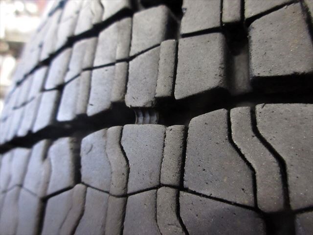 送料無料 スタッドレス 225/80R17.5 DUNLOP SP002 22年 4トン車17.5×6.00 6穴 再塗装 6本 フォワード レンジャー ファイター等の画像10