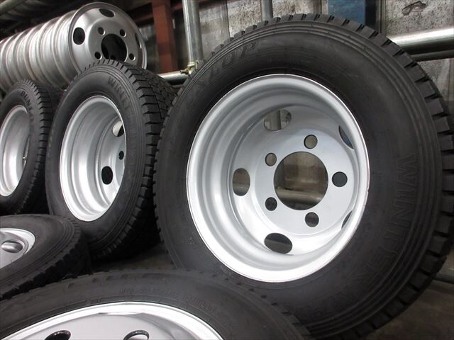 送料無料　スタッドレス　205/75R16　DUNLOP　LT03　20～21年　三菱キャンター　ふそう　新車外しXAC16×5.5K　5穴　美品　6本セット_画像3