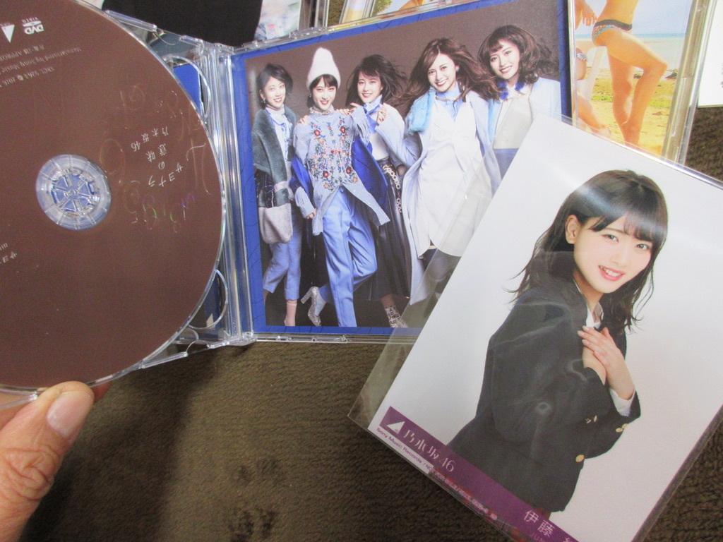 アイドルCDまとめて！乃木坂48/BiSH/super girls/bis/dreamcheeky parade CDbox含む　大量セット　写真カード付きあり_画像9