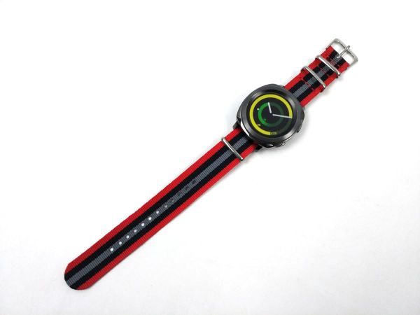 ナイロン製ミリタリーストラップ 布ベルト natoタイプ 腕時計 赤×黒グレー ストライプ 20mm