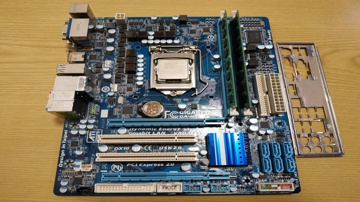 CPU intel core i3-540 MOTHER BOARD GIGABYTE GA-H55M-D2H CPU+マザーボード+2Gx2メモリセット品の画像1