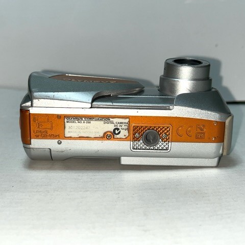 OLYMPUS　オリンパス　デジタルカメラ　デジカメ　コンパクトカメラ　CAMEDIA　X-250　電池式　ジャンク_画像5