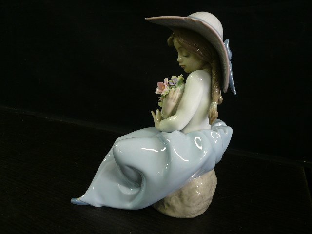 EMC-71240-45 LLADRO リヤドロ 花の香りに包まれて 花 女の子 少女 010.05862 陶器人形 箱付き_画像4