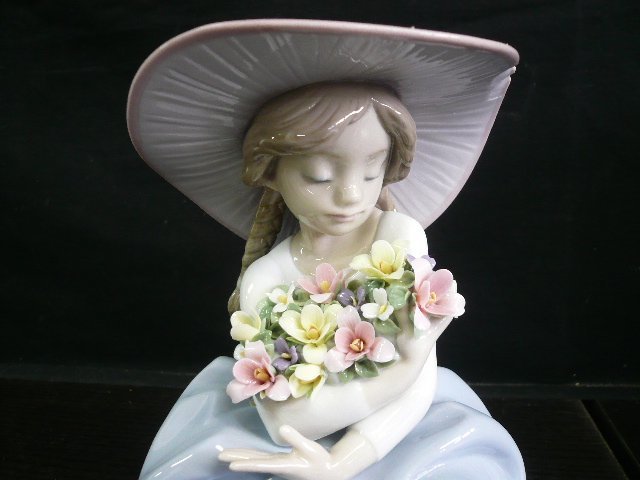 EMC-71240-45 LLADRO リヤドロ 花の香りに包まれて 花 女の子 少女 010.05862 陶器人形 箱付き_画像3