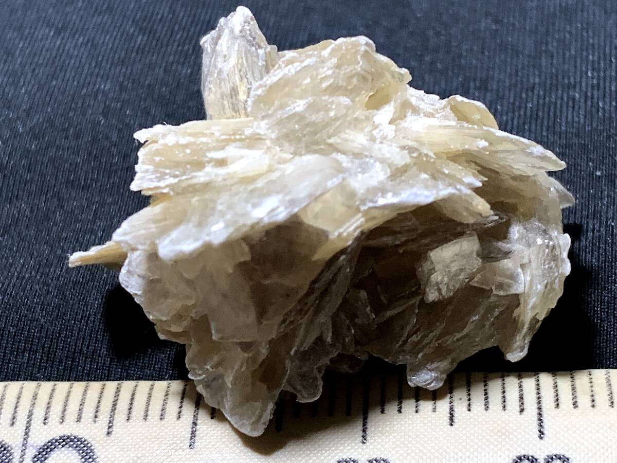 金雲母・3・10g（中国産鉱物標本）_画像1