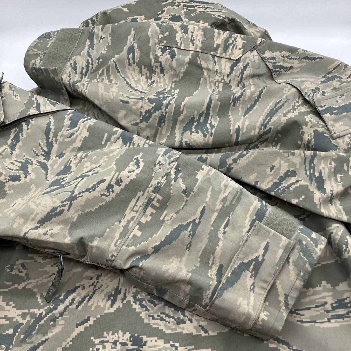 【M/R】08's U.S AIR FORCE APECS digital camouflage GORE TEX Jacket 08年製 米軍 エアフォース デジカモ ゴアテックス パーカー F407_画像5