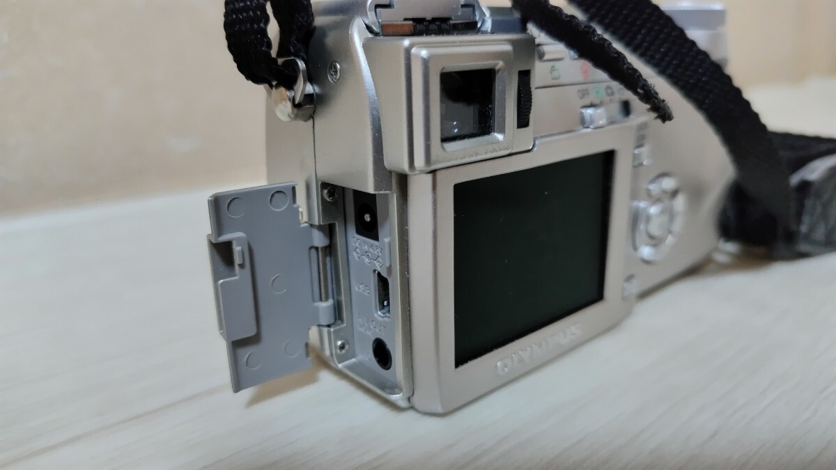 【ジャンク品】OLYMPUS オリンパス コンパクトデジタルカメラ CAMEDIA C-770 Ultra Zoom の画像3