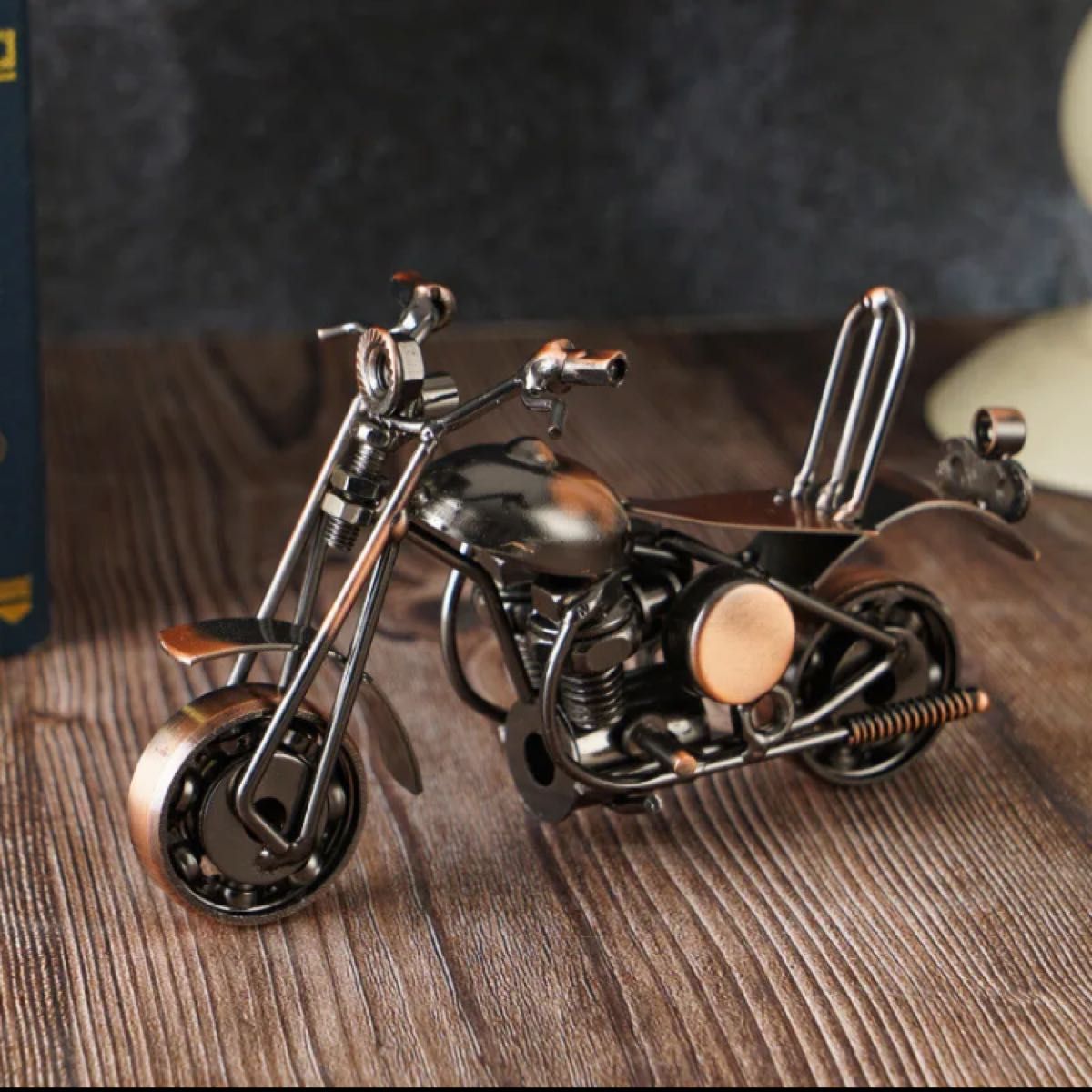 アンティーク　バイクのオブジェ　置物　置き物　インテリア　飾り　オートバイ　ヴィンテージ　モノクロ　セピア　