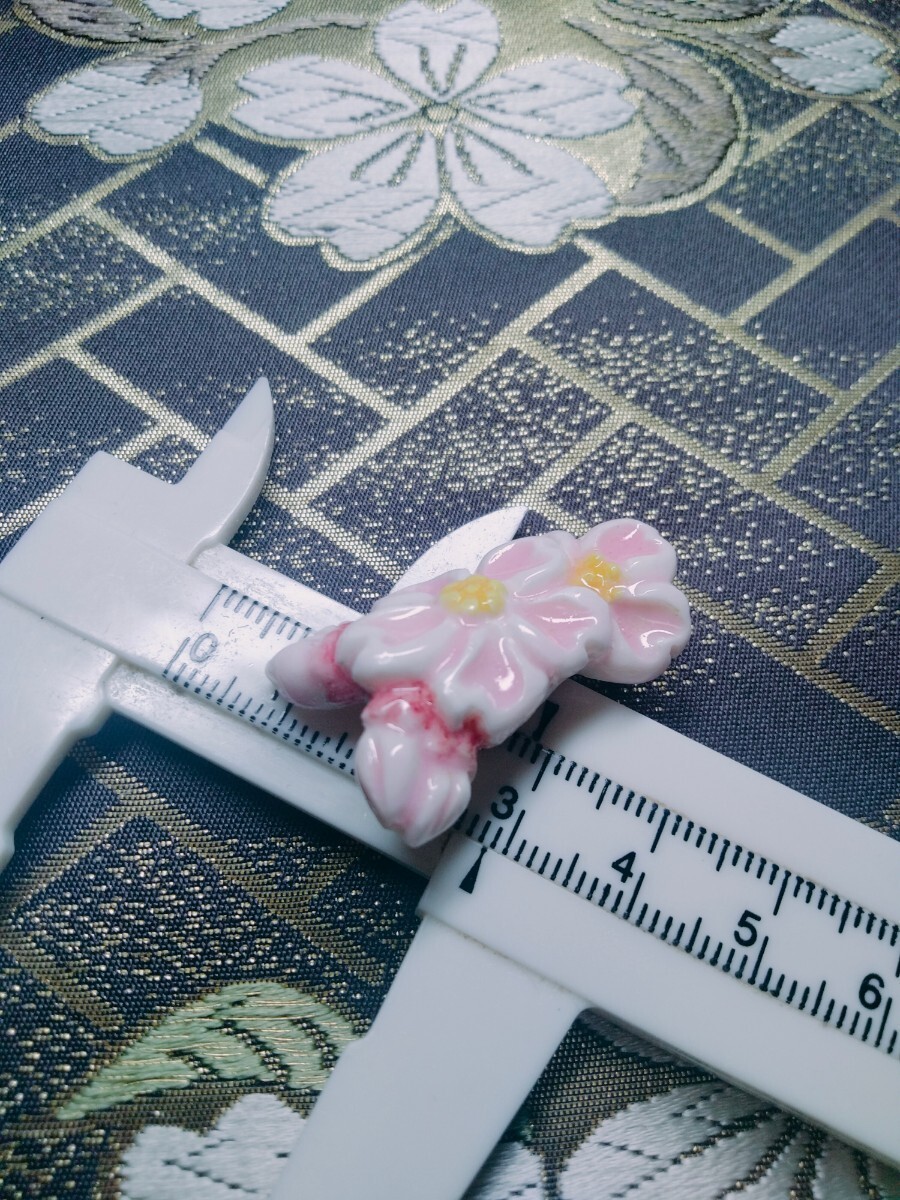 鹿の角　桜の花帯留め　桜の花とたけのこ帯飾り　根付　着物　和装小物_画像6