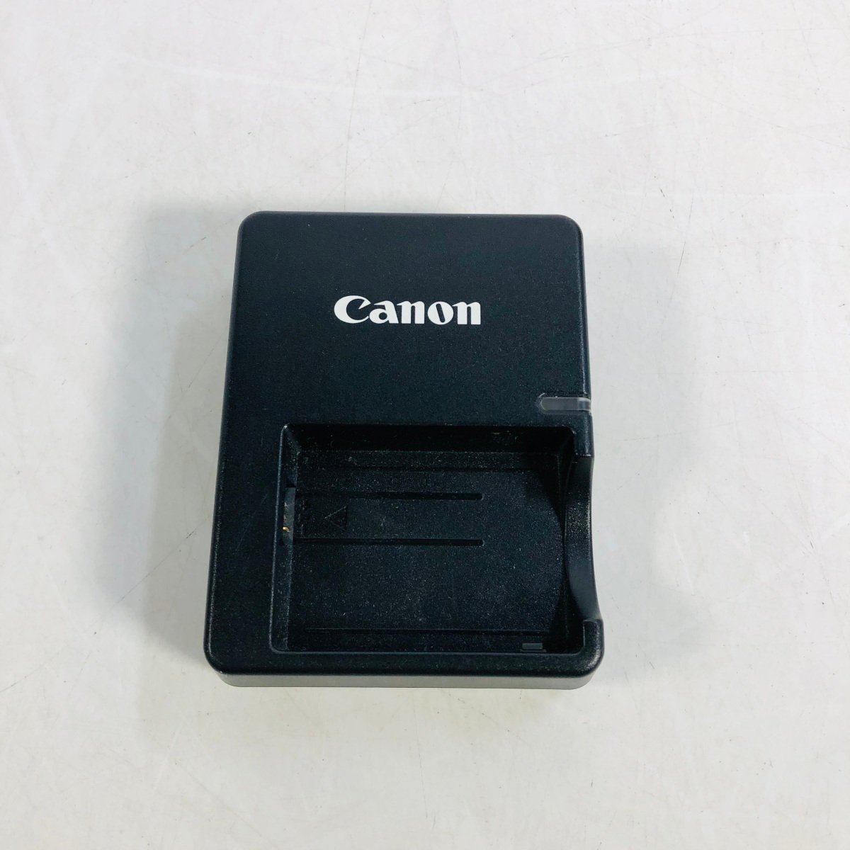 中古 Canon キヤノン EOS Kiss X3 ボディ レンズ付き_画像9