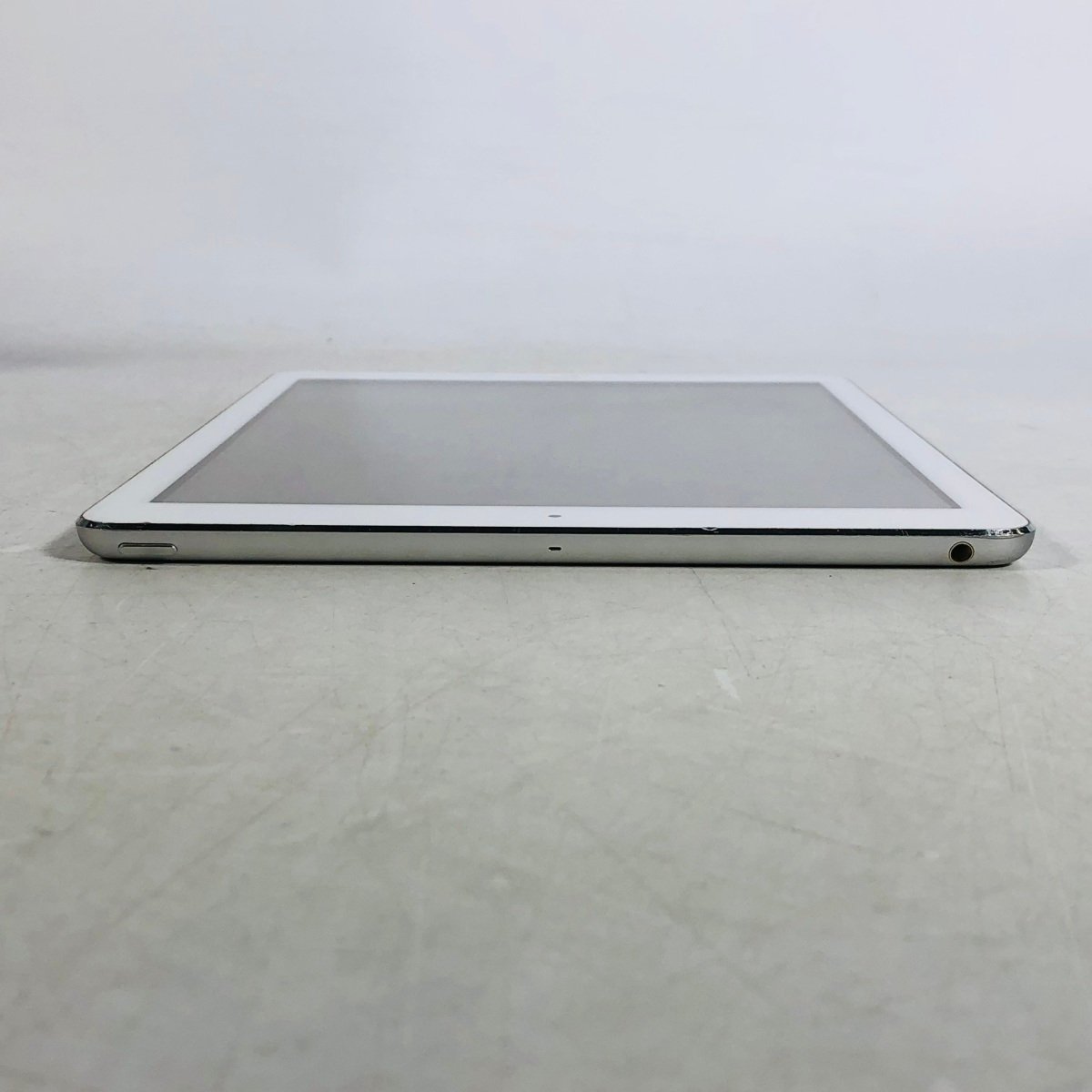 iPad Air 第1世代 Wi-Fiモデル 16GB シルバー MD788J/Bの画像4
