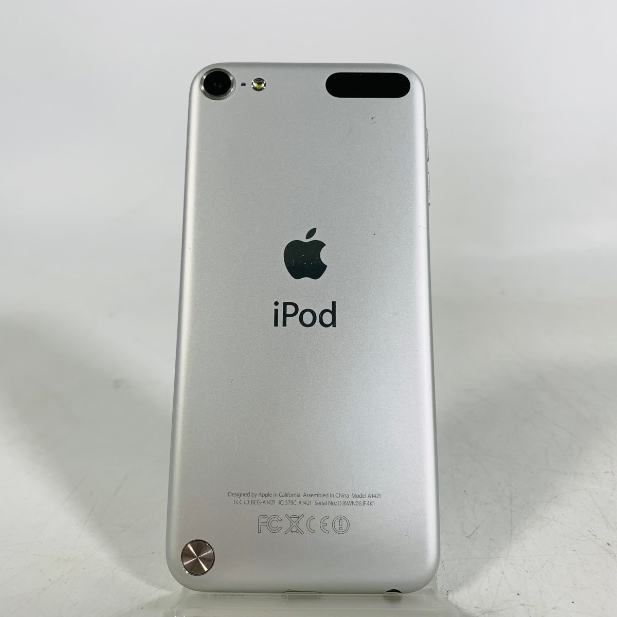 ジャンク iPod touch 32GB ホワイト＆シルバー（2012年発売・第5世代） MD720J/A_画像2