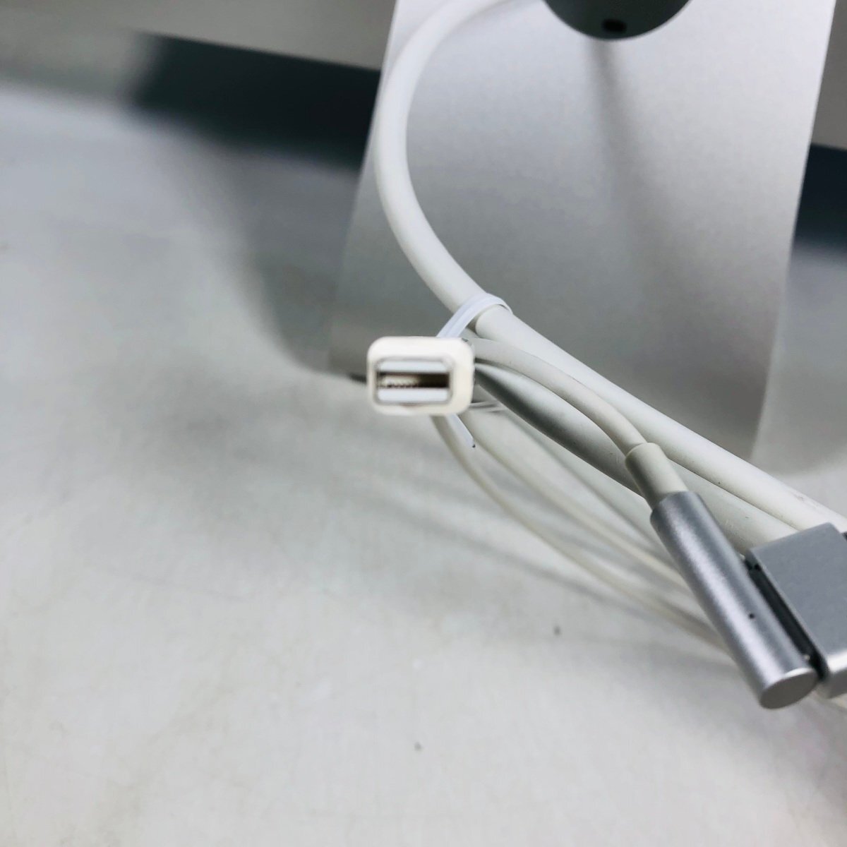 動作確認済み Apple Thunderbolt Display 27インチ (MagSafe2 変換アダプタ付) MC914J/Bの画像9