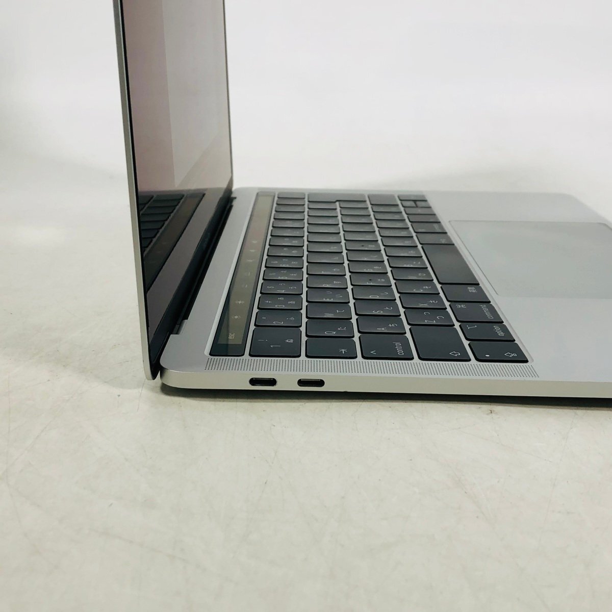 ジャンク MacBook Pro 13インチ Thunderbolt 3ポートx4 (Mid 2019) Core i5 2.4GHz/16GB/SSD 256GB シルバー MV992J/A_画像3